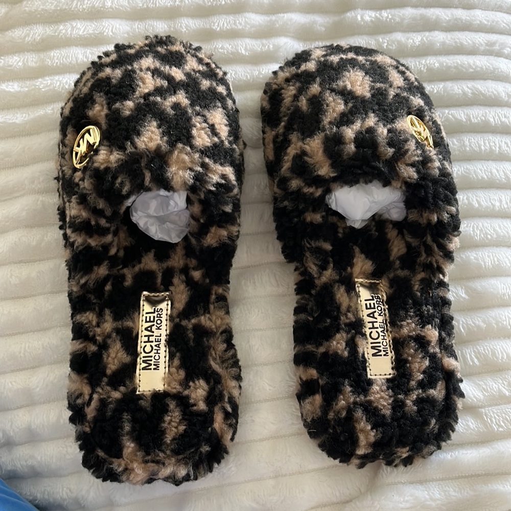 MK slippers
